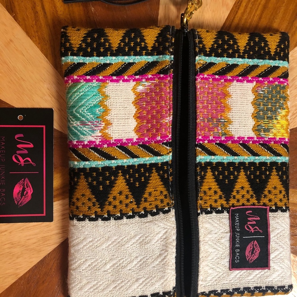 MJ-  Make Up Junkie Bag